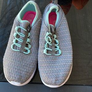 Champion girls shoes